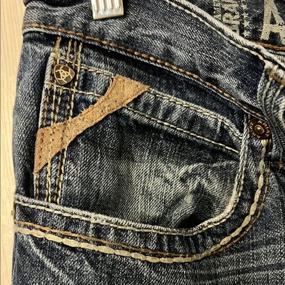 Ariat Blue Straight Jeans Classic Denim Style - Picture 5 of 9